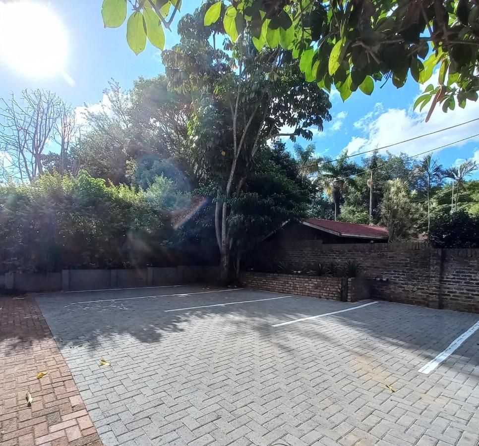 Kruger'S Guest House Уайт-Ривер Экстерьер фото